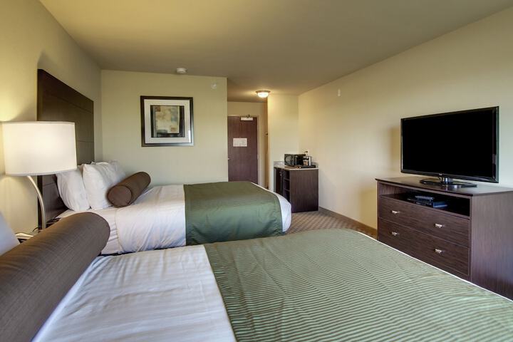 Quadruple Accessible Queen Size Bed (1 of 10)