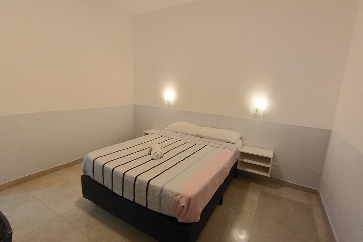 Room 14 of 118