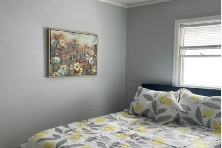 Room 5 of 18
