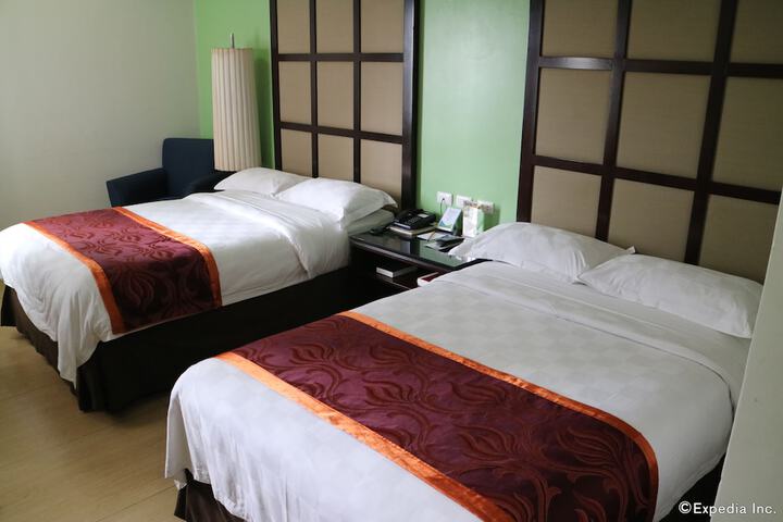 Room 18 of 76