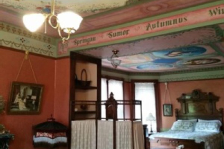 Room 104 of 192