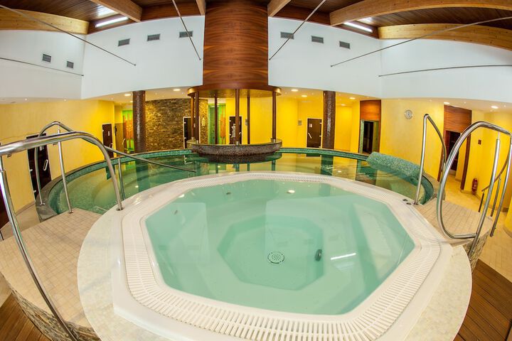 Spa 21 of 42