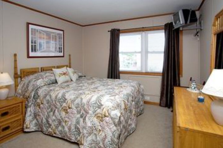 Room 6 of 19