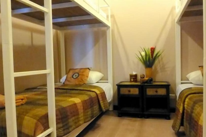 Room 13 of 40
