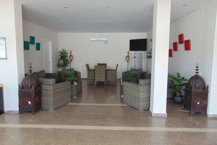 Entrance & Lobby