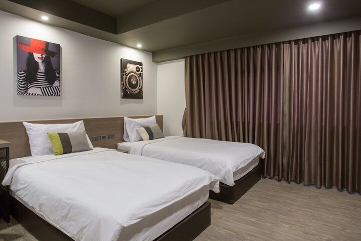 Room 3 of 42