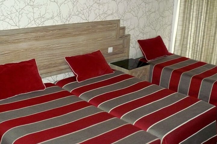 Room 3 of 43