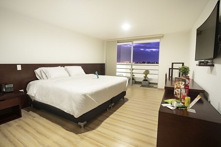 Room 9 of 28