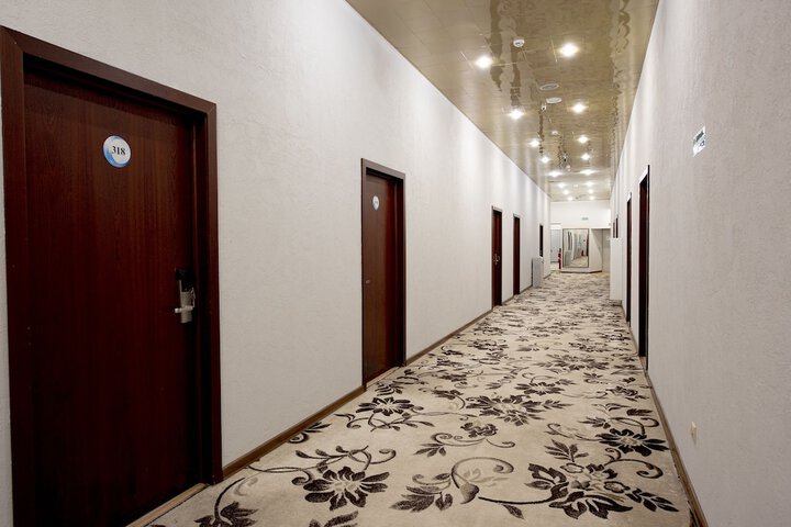 Ballroom/Hall 36 of 39