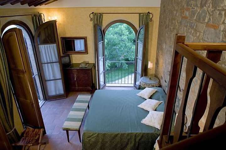 Room 11 of 44