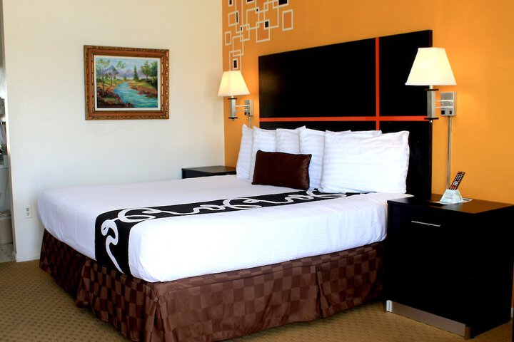 Room 12 of 40