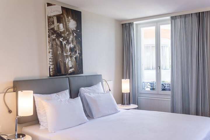 Room 27 of 51