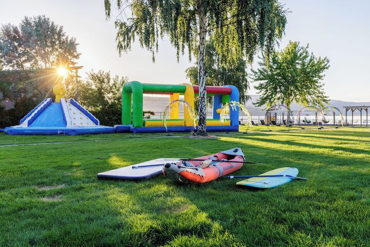 Hotel Exterior 329 of 361