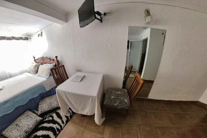 Room 3 of 18