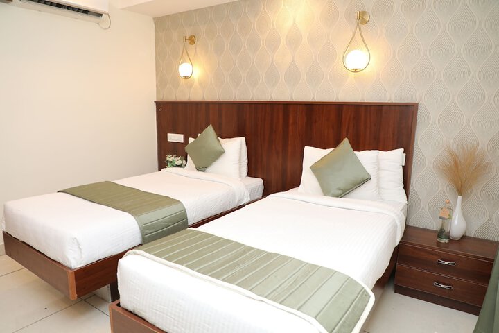 Room 7 of 34