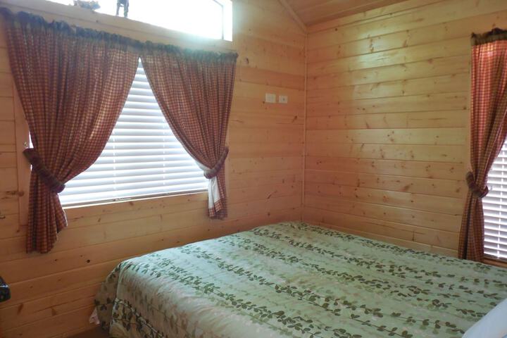Room 2 of 43