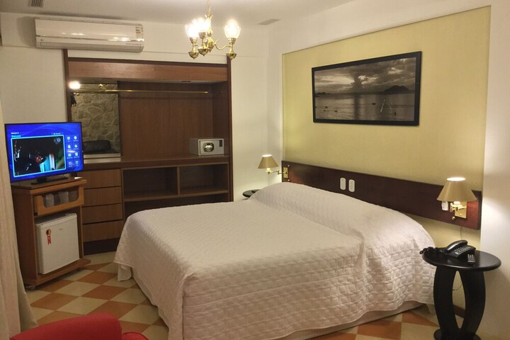 Room 6 of 44