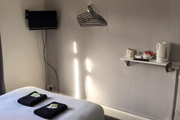 Room 21 of 37