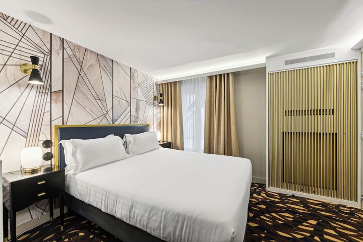 Room 21 of 120