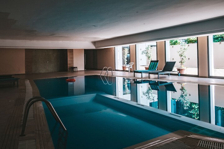 Pool 52 of 140