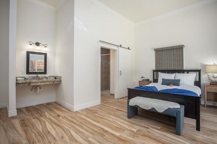 Room 10 of 46
