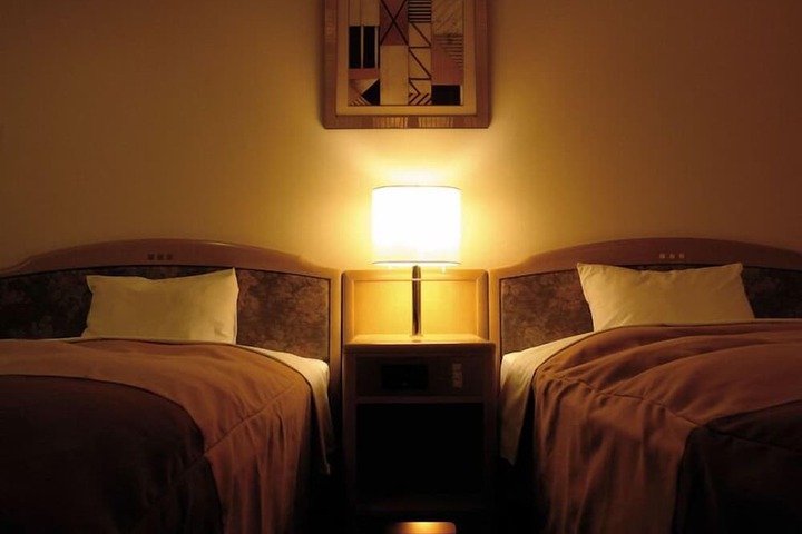 Room 8 of 22