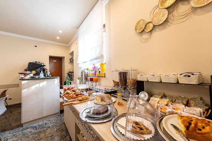 Breakfast/Coffee Service 14 of 16