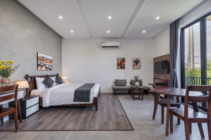 Room 16 of 108