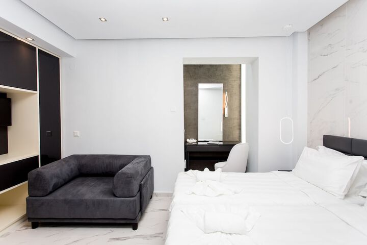 Room 6 of 48