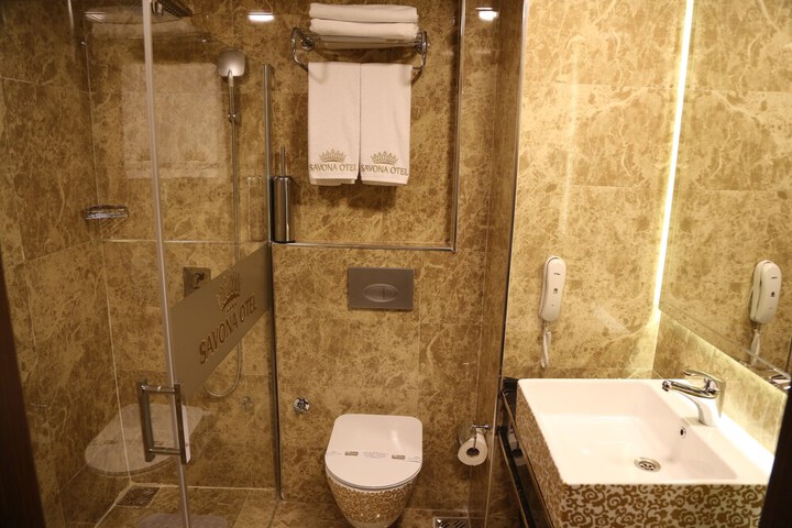 Room 18 of 44