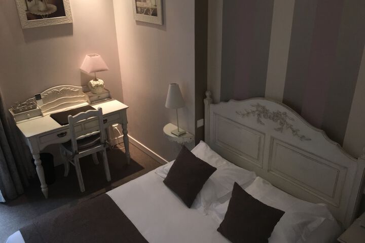 Room 13 of 42