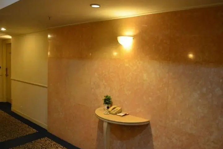 Room 17 of 26