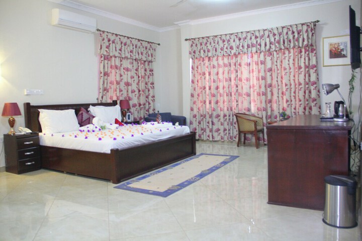 Room 5 of 42