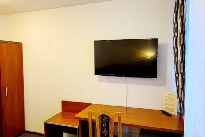 Room 33 of 91
