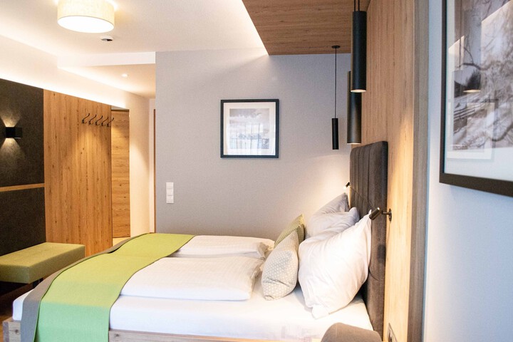 Room 20 of 200