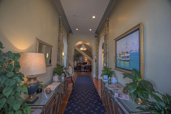 Ballroom/Hall 60 of 70