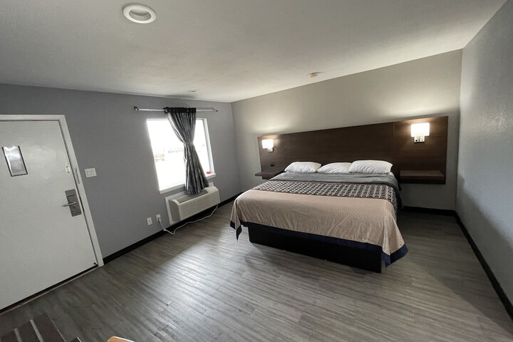 Room 17 of 42