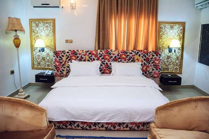 Room 8 of 21