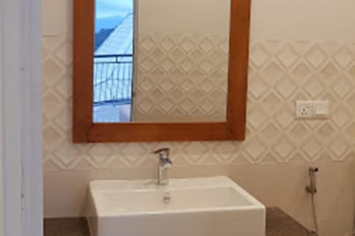 Room 30 of 51