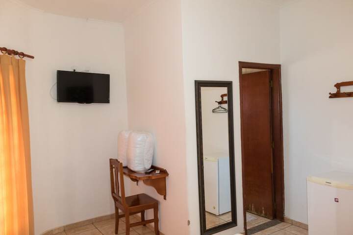 Room 8 of 40