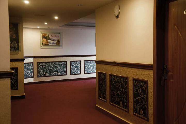 Ballroom/Hall 26 of 28
