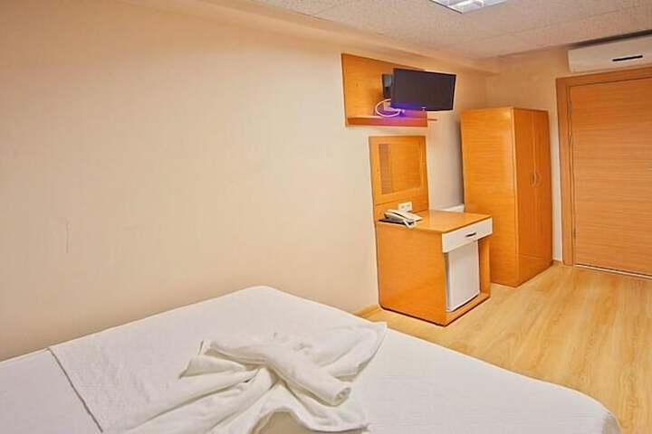 Room 7 of 15