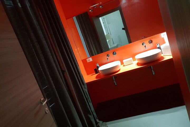 Suite 49 of 52