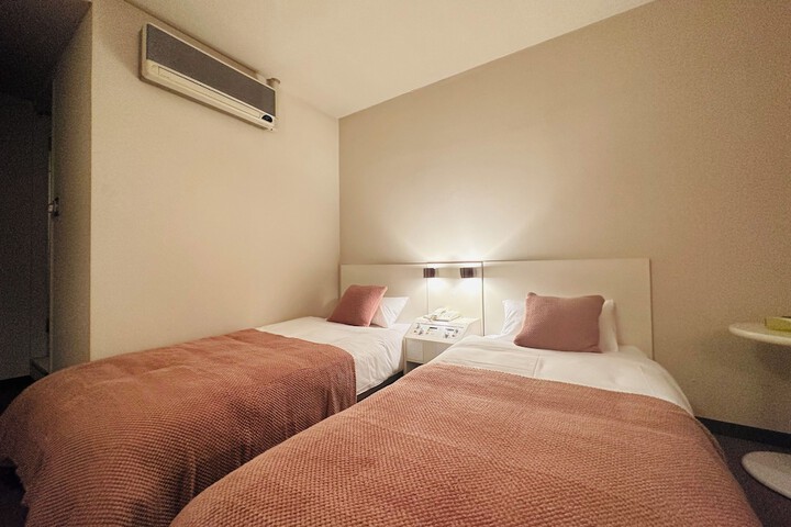 Room 15 of 44