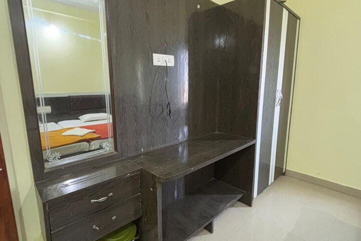 Room 5 of 34