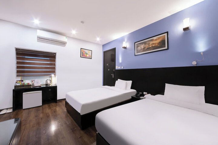Room 10 of 19