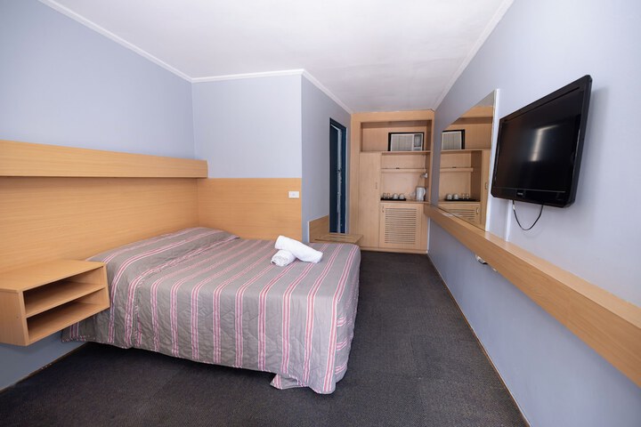 Room 2 of 16