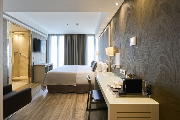 Room 19 of 82