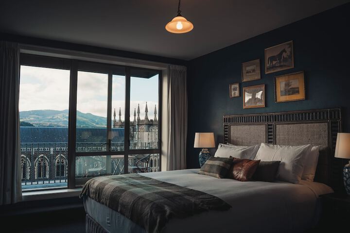 Room 16 of 30