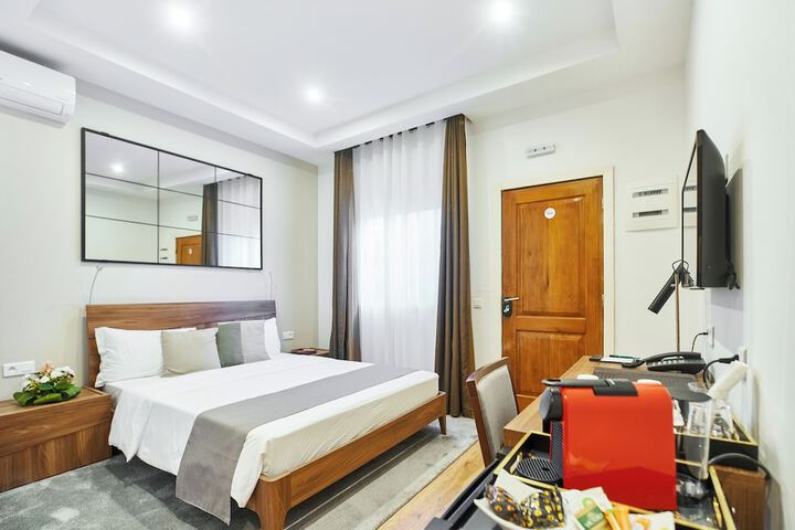 Room 7 of 75